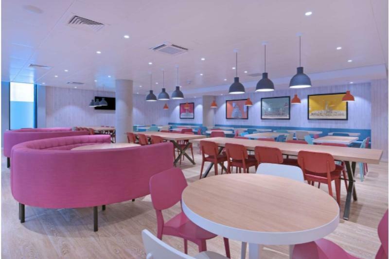Travelodge London City Exterior photo